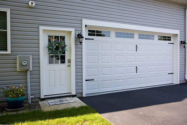 24/7 Emergency Garage Door Panel Replacement experts in Clarks Green, PA
